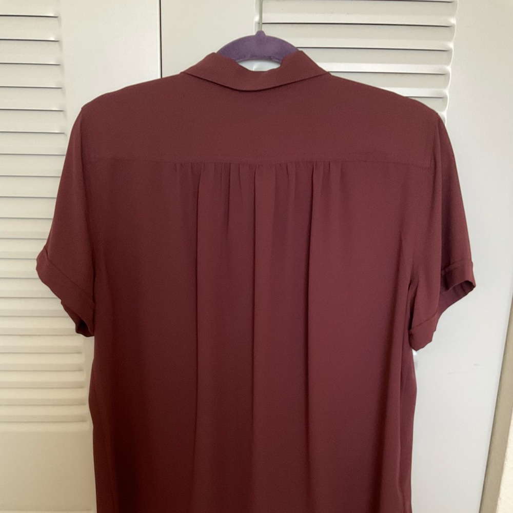 Ann Taylor Loft Petite Cranberry Button Front Top NWOT - Picture 8 of 9
